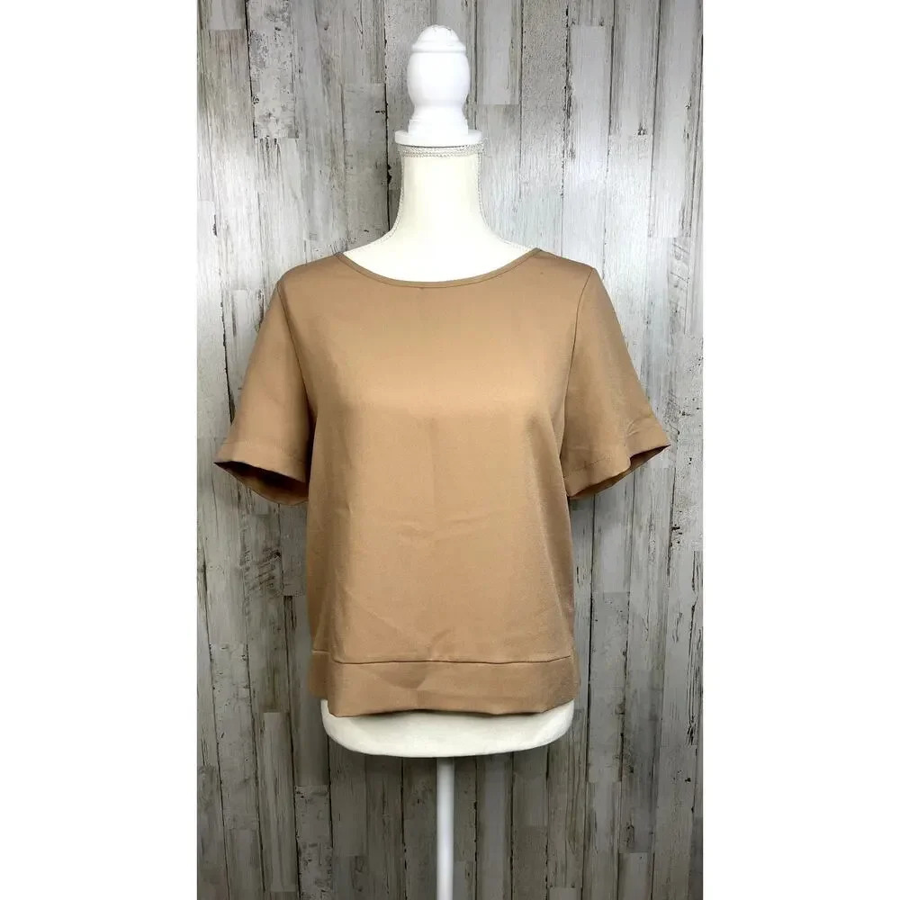NWT Buckle Women's Taupe Short Sleeve Crew Neck Open-Back‎ Top Size Small Casual